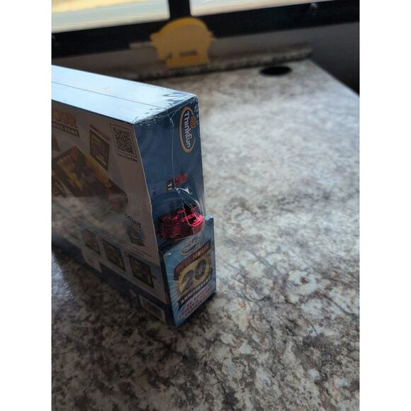 Rush Hour Traffic Jam Board Game Logic Puzzle Deluxe Edition Thinkfun NEW - Picture 2 of 4